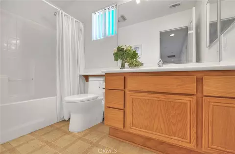 Bath - 1430 Orange Tree Ln, Upland, CA 91786 photo 4 of 9
