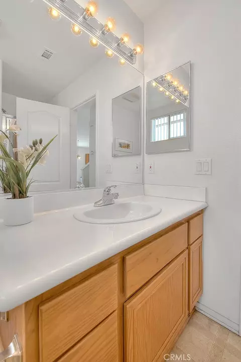Bath - 1430 Orange Tree Ln, Upland, CA 91786 photo 2 of 9