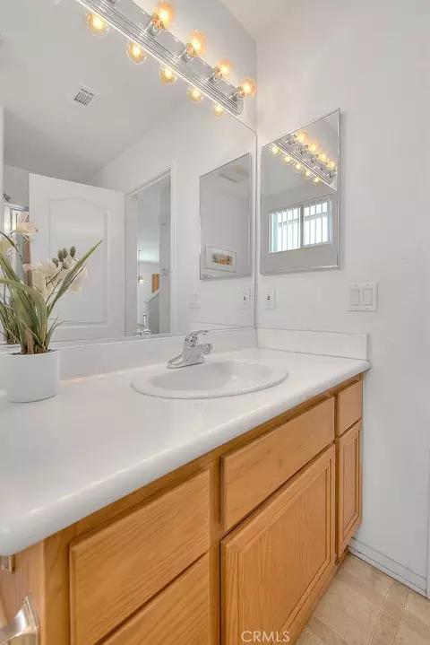 Bath - 1430 Orange Tree Ln, Upland, CA 91786 photo 2 of 9