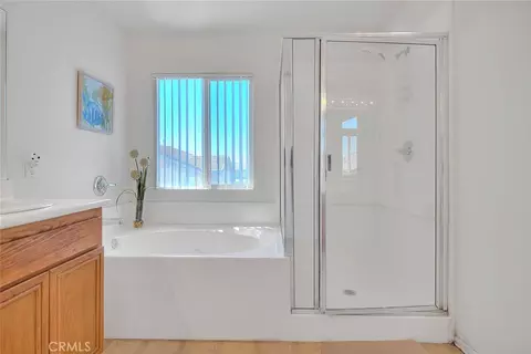 Bath - 1430 Orange Tree Ln, Upland, CA 91786 photo 8 of 9