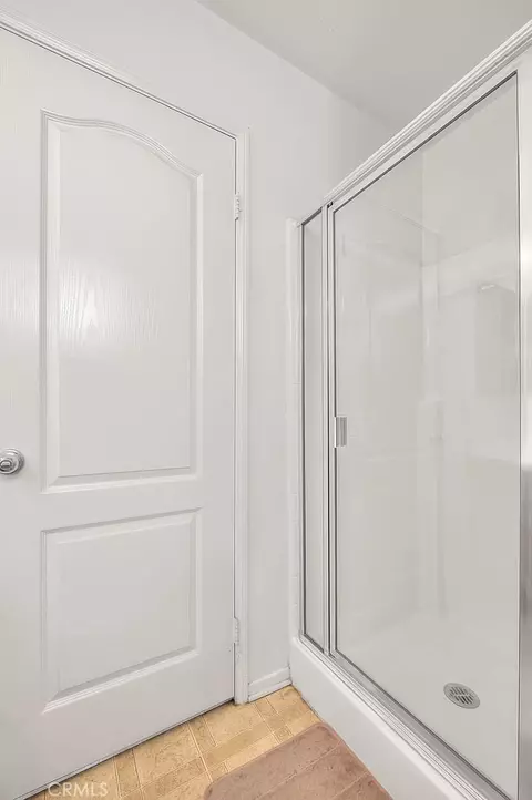 Bath - 1430 Orange Tree Ln, Upland, CA 91786 photo 3 of 9