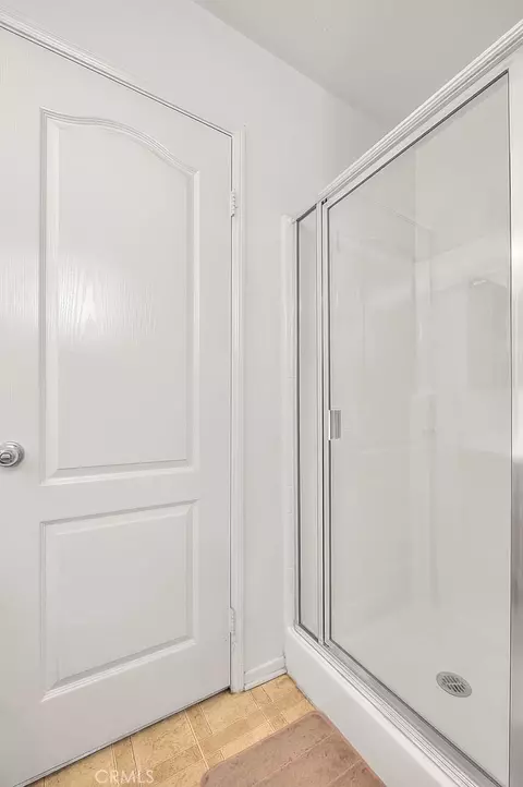 Bath - 1430 Orange Tree Ln, Upland, CA 91786 photo 3 of 9