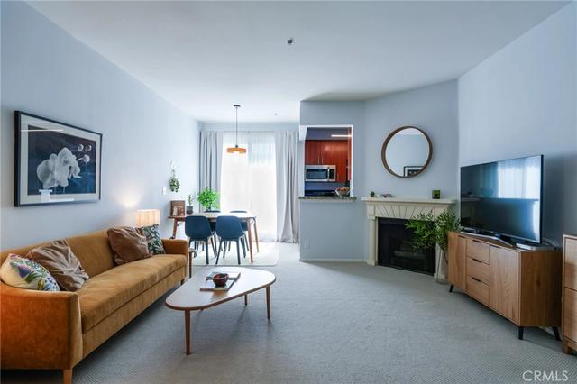620 S Gramercy Pl #211, Los Angeles, CA 90005