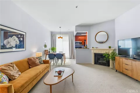 620 S Gramercy Pl #211, Los Angeles, CA 90005