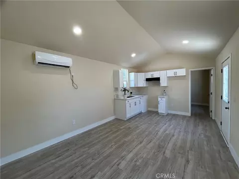300 E Arbor St #2, Long Beach, CA 90805 photo 4
