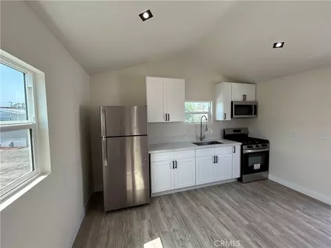 300 E Arbor St #2, Long Beach, CA 90805 photo 3