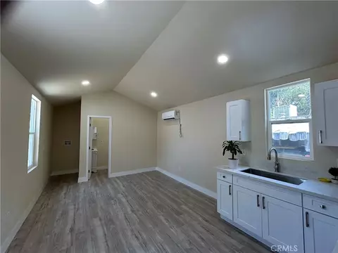 300 E Arbor St #2, Long Beach, CA 90805 photo 6