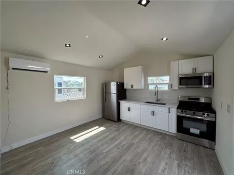 300 E Arbor St #2, Long Beach, CA 90805 photo 2