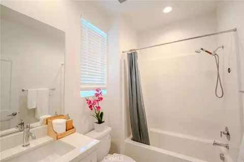 Bath - 107 Allusion, Irvine, CA 92618 photo 3 of 7