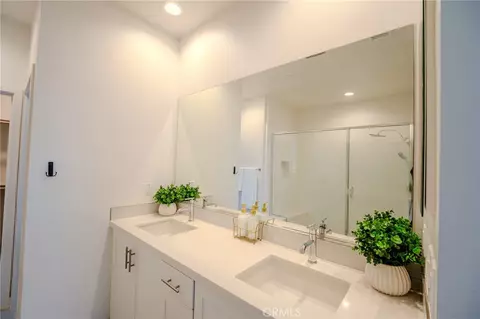 Bath - 107 Allusion, Irvine, CA 92618 photo 5 of 7