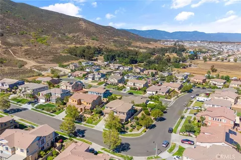 View/Area - 4813 Sanderling Way, Fontana, CA 92336 photo 6 of 11