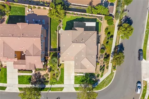 View/Area - 4813 Sanderling Way, Fontana, CA 92336 photo 3 of 11