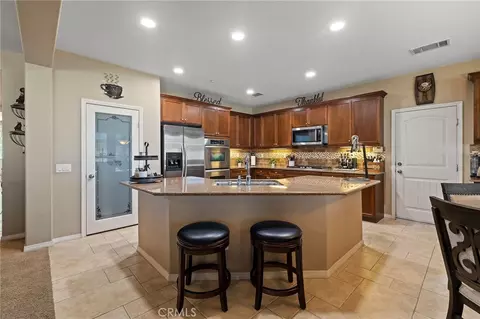 Kitchen - 4813 Sanderling Way, Fontana, CA 92336 photo 1 of 5