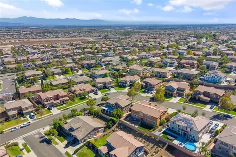 View/Area - 4813 Sanderling Way, Fontana, CA 92336 photo 9 of 11