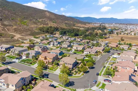 View/Area - 4813 Sanderling Way, Fontana, CA 92336 photo 6 of 11