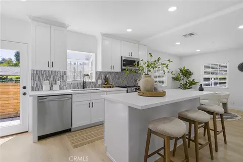 Kitchen - 2257 E Del Mar Blvd, Pasadena, CA 91107 photo 1 of 2