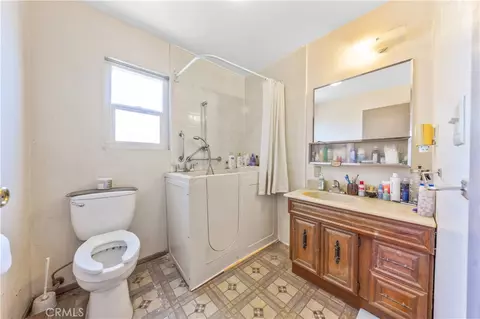 Bath - 3002 Doolittle Ave, Arcadia, CA 91006 photo 1 of 2