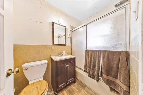 Bath - 3002 Doolittle Ave, Arcadia, CA 91006 photo 2 of 2