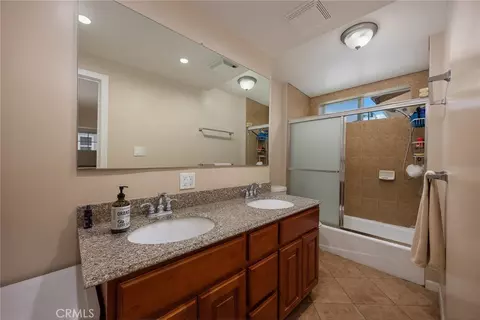 Bath - 2178 Corson St, Pasadena, CA 91107 photo 1 of 2