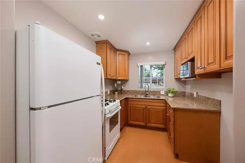 Kitchen - 2178 Corson St, Pasadena, CA 91107 photo 2 of 3