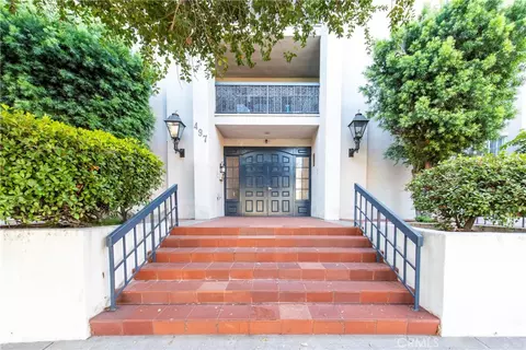497 S El Molino Ave #205, Pasadena, CA 91101