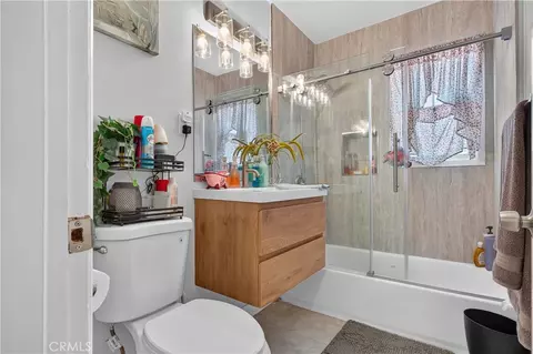 Bath - 355 W Arrow, Upland, CA 91786 photo 2 of 4