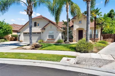 2579 Warner Ave, Clovis, CA 93611