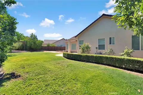 Exterior - 2579 Warner Ave, Clovis, CA 93611 photo 5 of 9