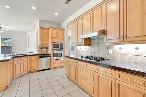 Kitchen - 2579 Warner Ave, Clovis, CA 93611 photo 2 of 4