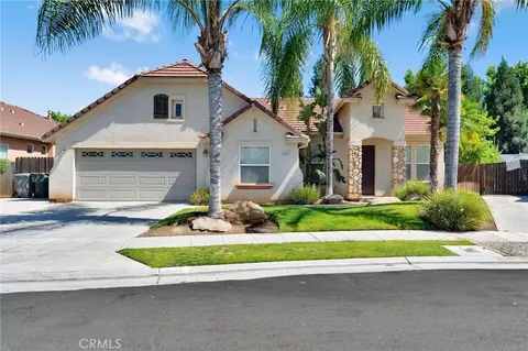 Exterior - 2579 Warner Ave, Clovis, CA 93611 photo 2 of 8