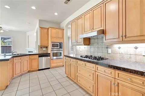 Kitchen - 2579 Warner Ave, Clovis, CA 93611 photo 2 of 4