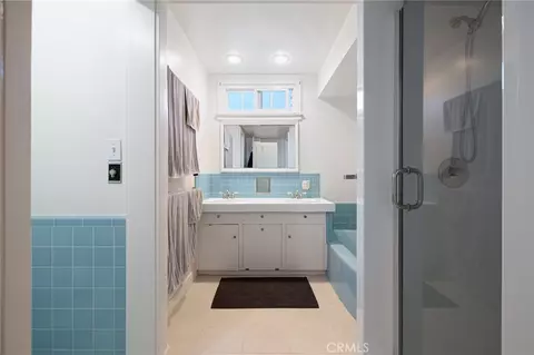 Bath - 2964 Lombardy, Pasadena, CA 91107 photo 2 of 6