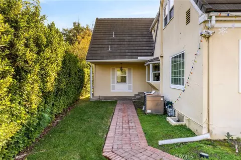 Exterior - 2964 Lombardy, Pasadena, CA 91107 photo 7 of 20
