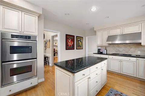 Kitchen - 2964 Lombardy, Pasadena, CA 91107 photo 4 of 5