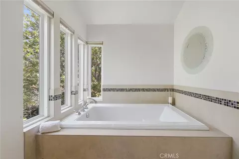 Bath - 753 El Vallencito, Walnut, CA 91789 photo 4 of 7