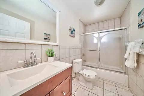 Bath - 4255 Lynd Ave, Arcadia, CA 91006 photo 3 of 5