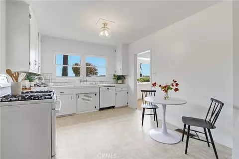 Kitchen - 130 Sequoia Dr, Pasadena, CA 91105 photo 1 of 2