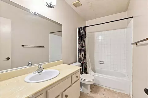 Bath - 2450 E Del Mar Blvd #17, Pasadena, CA 91107 photo 2 of 3