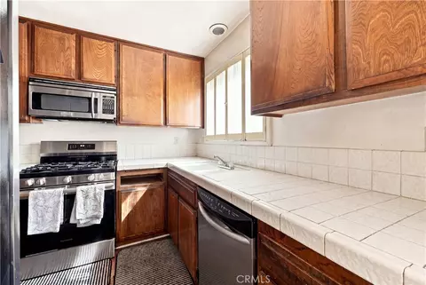 Kitchen - 2450 E Del Mar Blvd #17, Pasadena, CA 91107 photo 1 of 2