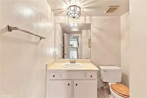 Bath - 2450 E Del Mar Blvd #17, Pasadena, CA 91107 photo 1 of 3