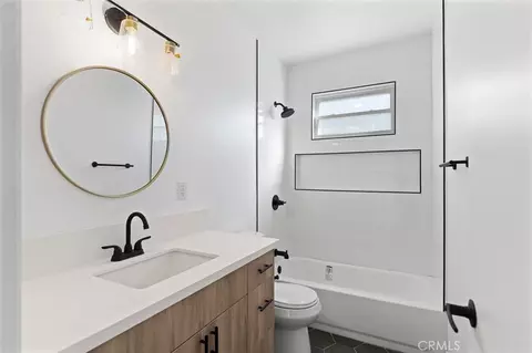Bath - 1063 Justin Ave, Glendale, CA 91201 photo 1 of 3