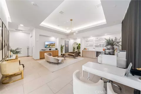 View/Area - 709 E Walnut St #214, Pasadena, CA 91101 photo 2 of 4