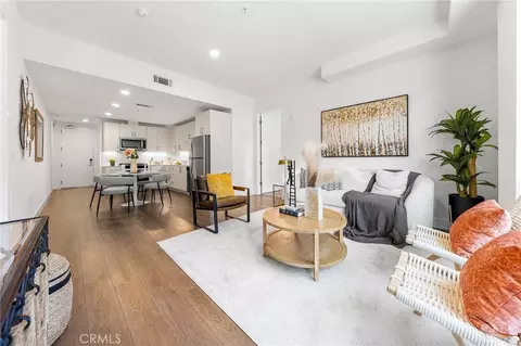 Other - 709 E Walnut St #214, Pasadena, CA 91101 photo 1 of 25