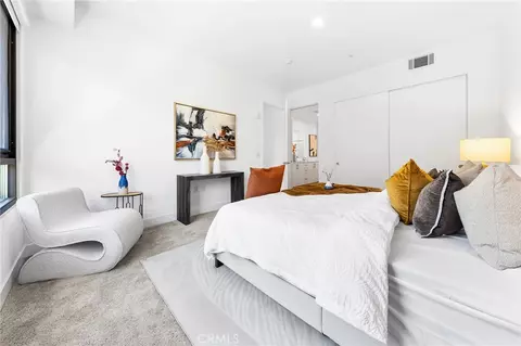 Bedroom - 709 E Walnut St #214, Pasadena, CA 91101 photo 4 of 7