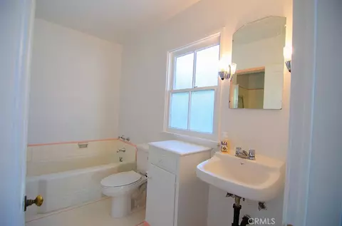 Bath - 320 E California Blvd, Pasadena, CA 91106 photo 2 of 3