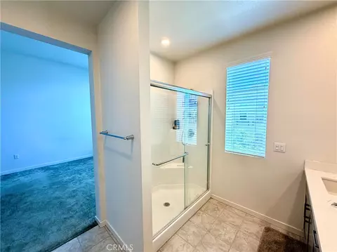 Bath - 715 Winchester Dr, Oxnard, CA 93036 photo 2 of 5