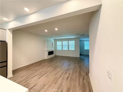 Living - 715 Winchester Dr, Oxnard, CA 93036 photo 2 of 3