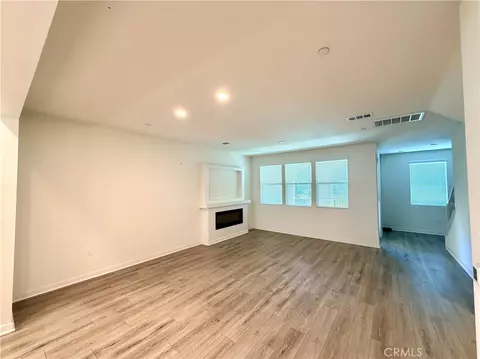 Living - 715 Winchester Dr, Oxnard, CA 93036 photo 1 of 3