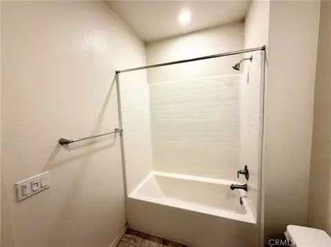 Bath - 715 Winchester Dr, Oxnard, CA 93036 photo 5 of 5