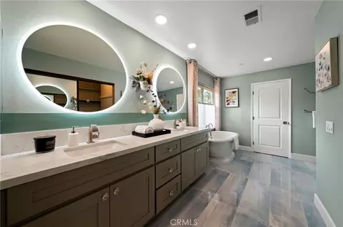 Bath - 34 Mesa Ridge Dr, Phillips Ranch, CA 91766 photo 4 of 5